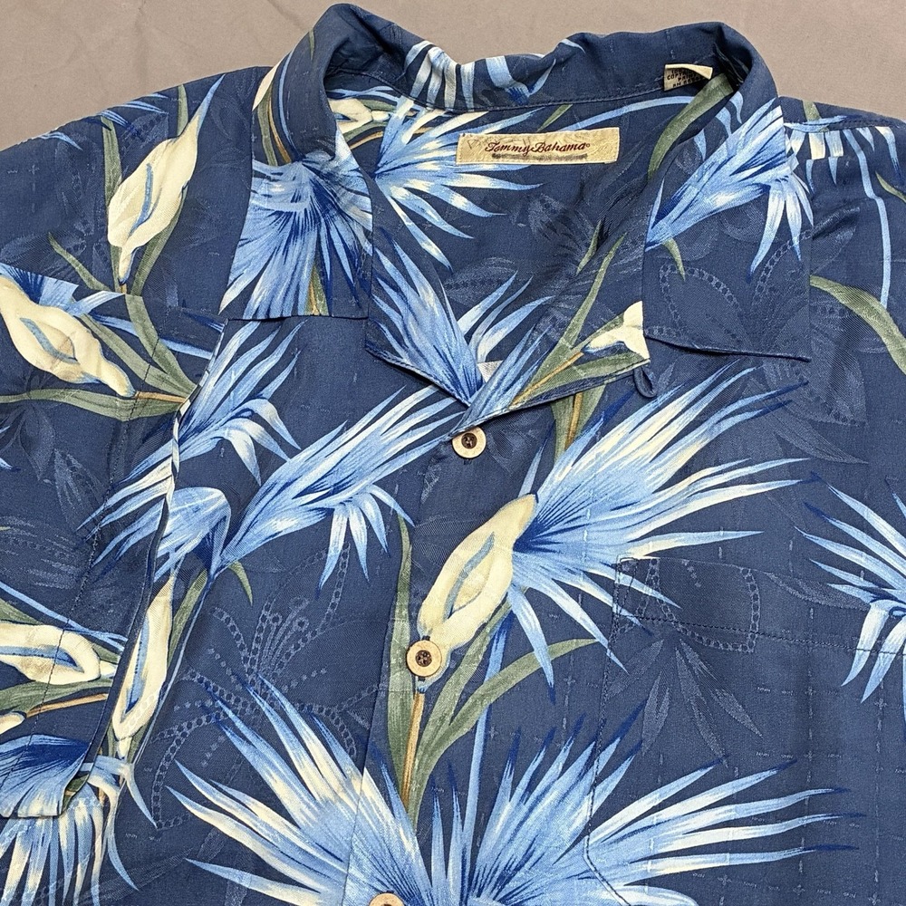 Tommy Bahama 100% Silk Short Sleeve Button Down Shirt Mens XL Floral Hawaiian